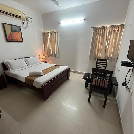 Отель Avuraa Hospitality India Ченнаи Экстерьер фото