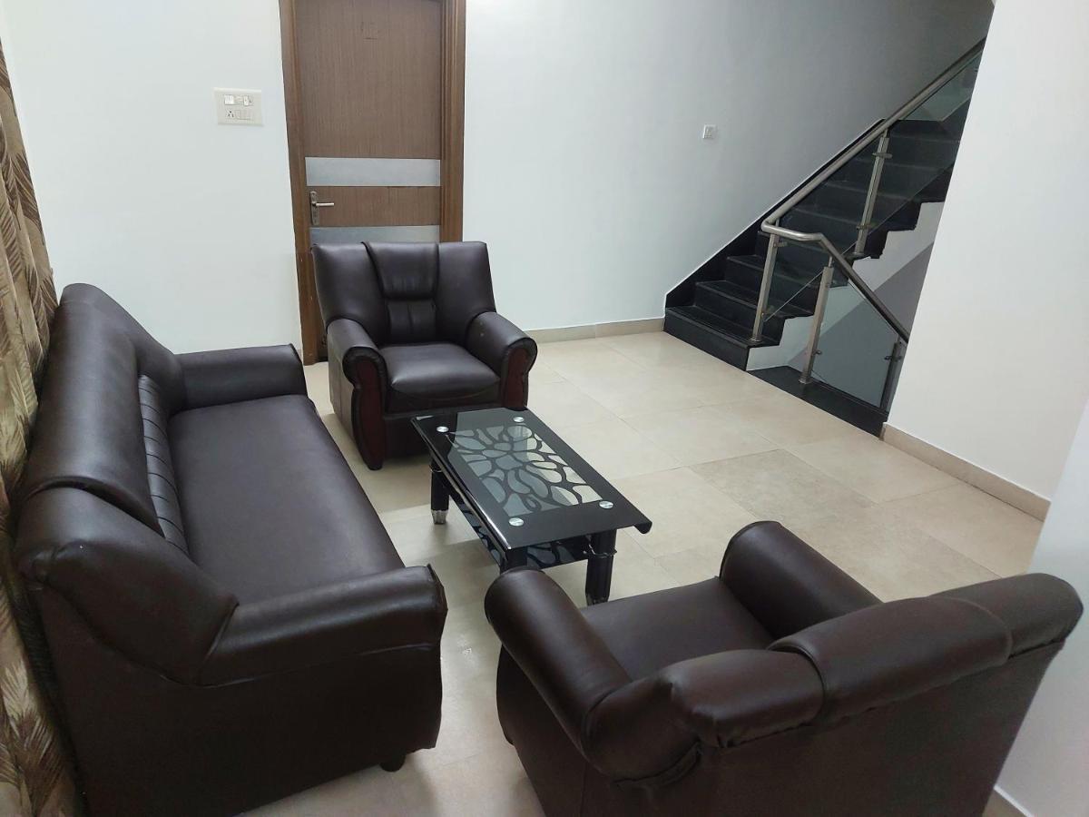 Отель Avuraa Hospitality India Ченнаи Экстерьер фото
