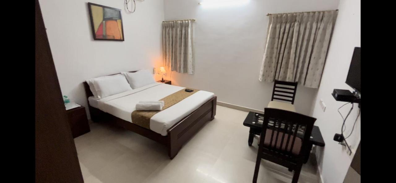 Отель Avuraa Hospitality India Ченнаи Экстерьер фото